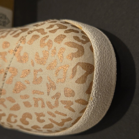 Toms Avalon NIB Natural Cheetah Foil slip-on shoe Youth size 5 (EU 37) - Picture 5 of 8